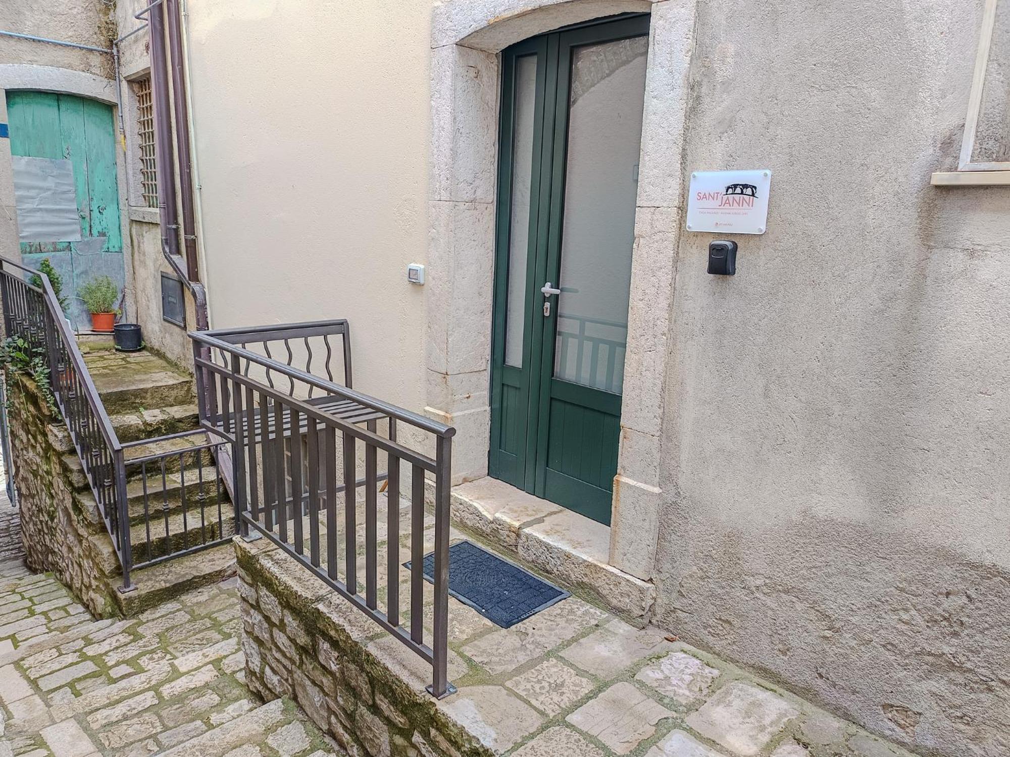 Sant'Janni Apartment Buonalbergo Bagian luar foto